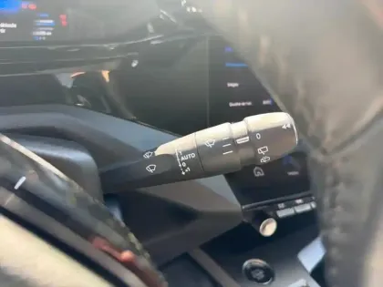 Photo 17 Peugeot 308  PHEV 180 e-EAT8 Allure Pack