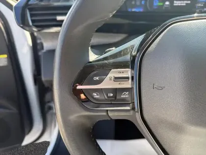 Photo 18 Peugeot 308  PHEV 180 e-EAT8 Allure Pack