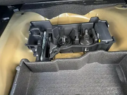 Photo 26 Peugeot 2008  Hybrid 145 e-DCS6 Allure