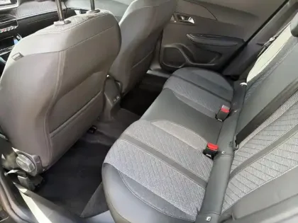 Photo 22 Peugeot 2008  Hybrid 145 e-DCS6 Allure