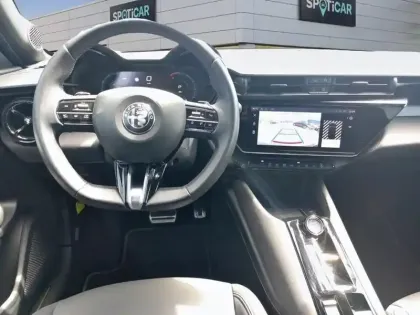 Photo 9 Alfa Romeo Junior  1.2 Ibrida 136 ch eDCT6 Premium