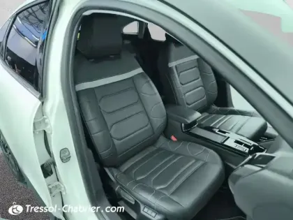 Photo 23 Citroën C4  PureTech 130 S&S EAT8 Shine Pack