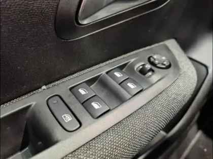 Photo 13 Peugeot 208  1.2 PureTech 100ch S&S Style