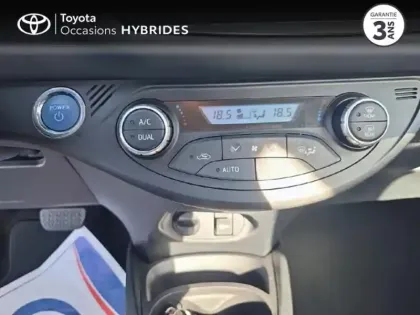 Photo 10 Toyota Yaris  100h Dynamic 5p RC18
