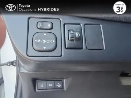 Photo 13 Toyota Yaris  100h Dynamic 5p RC18