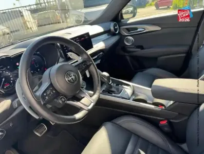 Photo 14 Alfa Romeo Tonale  1.5 Hybrid 160ch Tributo Italiano TCT