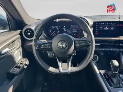 Photo 11 Alfa Romeo Tonale  1.5 Hybrid 160ch Tributo Italiano TCT