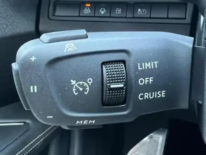 Photo 14 Peugeot 3008  HYBRID4 300ch GT e-EAT8