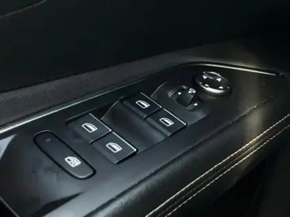 Photo 12 Peugeot 3008  HYBRID4 300ch GT e-EAT8