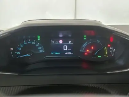 Photo 14 Peugeot 2008  e- 136ch Style