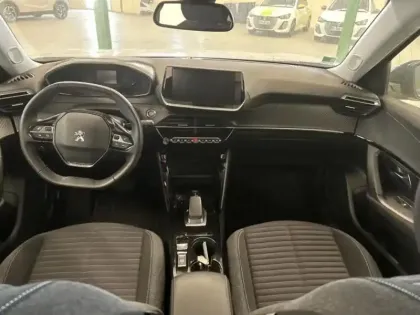 Photo 5 Peugeot 2008  e- 136ch Style