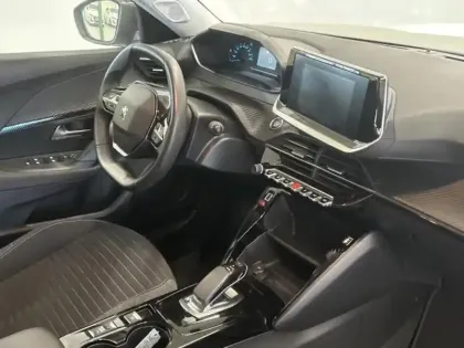 Photo 12 Peugeot 2008  e- 136ch Style