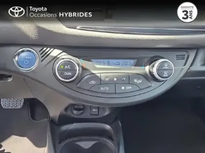 Photo 11 Toyota Yaris  100h France Business 5p RC19