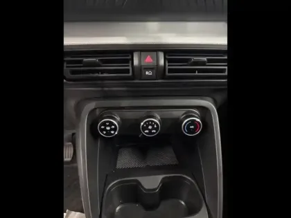 Photo 12 Citroën C3  1.2 Turbo 100ch YOU