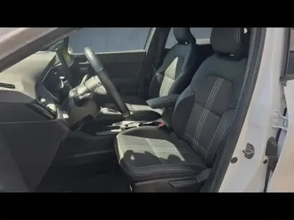 Photo 11 Renault Captur  1.6 E-Tech hybride 145ch Engineered