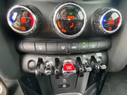 Photo 20 Mini Mini  Cooper 136ch  Edition Camden BVA7
