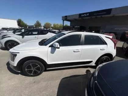 Photo 8 Kia Niro  1.6 GDi 141ch HEV Active DCT6
