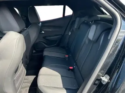 Photo 12 Peugeot 2008  e- 136ch GT