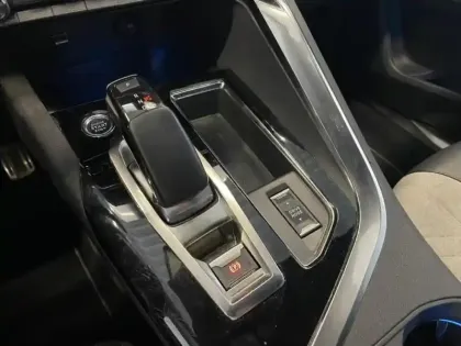 Photo 13 Peugeot 3008  Plug-in Hybrid 225ch Allure Pack e-EAT8