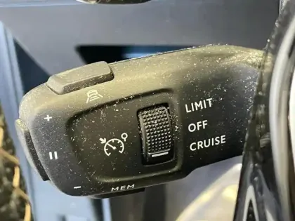 Photo 5 Peugeot 3008  Plug-in Hybrid 225ch Allure Pack e-EAT8