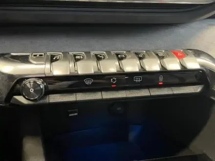 Photo 14 Peugeot 3008  Plug-in Hybrid 225ch Allure Pack e-EAT8