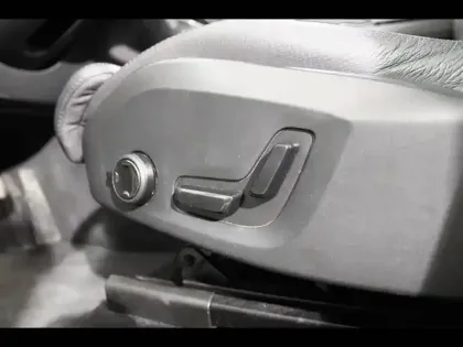 Photo 40 Volvo XC60  T6 Hybride Rechargeable 253 + 145ch Plus Style Chrome Geartronic 8 AWD