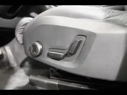 Photo 25 Volvo XC60  T6 Hybride Rechargeable 253 + 145ch Plus Style Chrome Geartronic 8 AWD