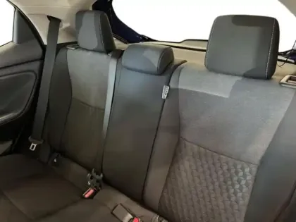 Photo 12 Toyota Yaris  116h Design 5p MY22