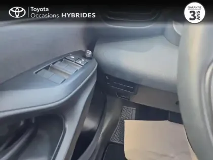 Photo 13 Toyota Yaris  116h Design 5p MC24