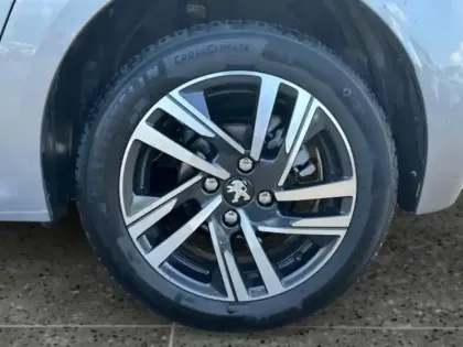 Photo 13 Peugeot 208  1.2 PureTech 130ch S&S Allure EAT8