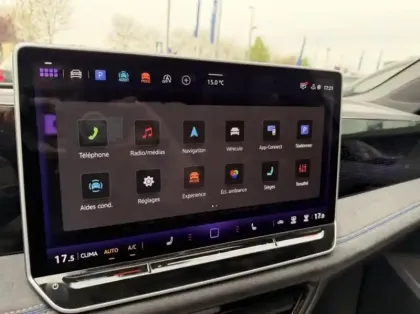 Photo 11 Volkswagen Tiguan  2.0 TDI 150ch R-Line Edition DSG7