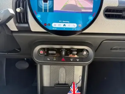 Photo 10 Mini Cooper  Cabrio S 204ch Favoured DKG7