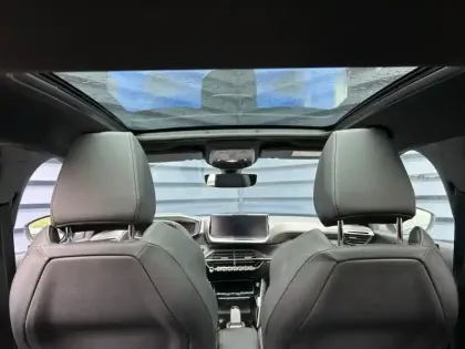 Photo 10 Peugeot 208  e- 156ch GT