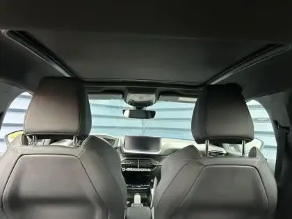 Photo 11 Peugeot 208  e- 156ch GT