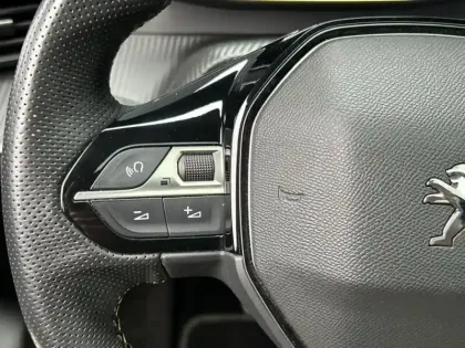 Photo 14 Peugeot 208  e- 156ch GT