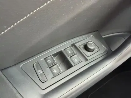 Photo 13 Volkswagen T-roc  1.5 TSI Evo2 150ch R-Line DSG7