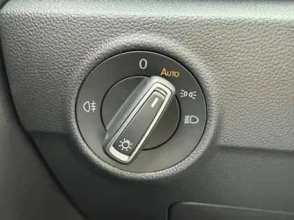 Photo 15 Volkswagen T-roc  1.5 TSI Evo2 150ch R-Line DSG7