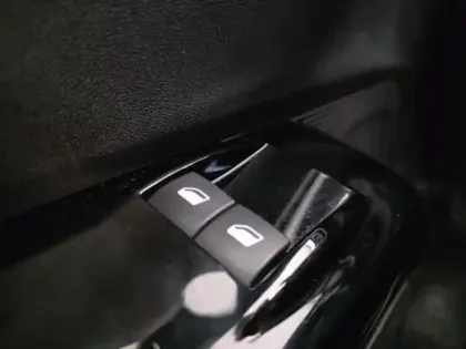 Photo 12 Citroën C3  1.2 PureTech 83ch S&S Shine