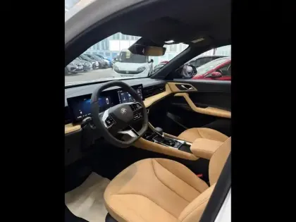 Photo 8 Mg EHS  1.5 Hybrid+ 224ch Luxury