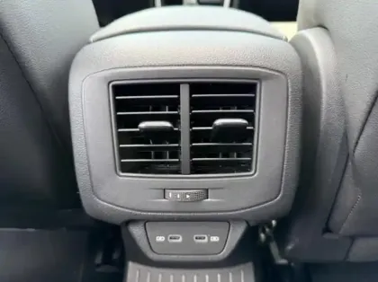 Photo 10 Volkswagen T-roc  1.5 TSI Evo2 150ch R-Line DSG7