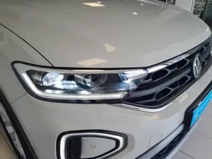Photo 8 Volkswagen T-roc  1.5 TSI EVO 150ch Life Plus DSG7