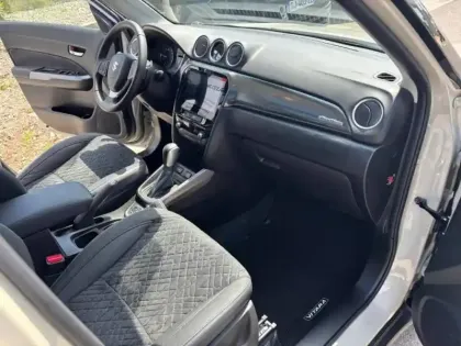 Photo 10 Suzuki Vitara  1.4 Boosterjet Hybrid 110ch Style Auto Allgrip MY25