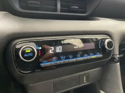 Photo 11 Toyota Yaris  116h Dynamic 5p MY21