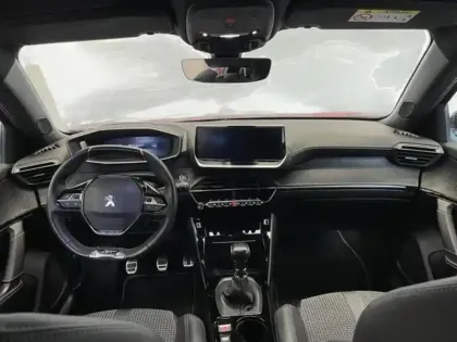 Photo 12 Peugeot 2008  1.2 PureTech 130ch S&S GT Line