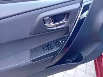 Photo 8 Toyota Auris  HSD 136h Collection