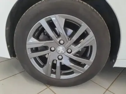 Photo 8 Peugeot 208  1.2 PureTech 100ch S&S Style