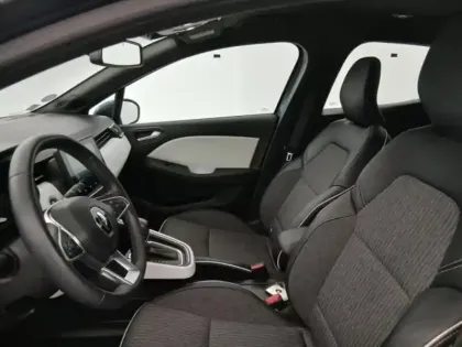 Photo 6 Renault Clio  1.6 E-Tech hybride 140ch Intens -21N