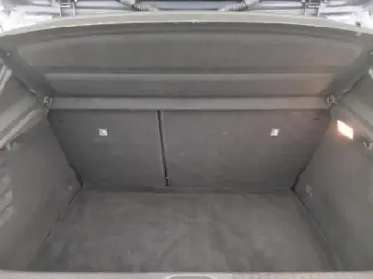 Photo 8 Renault Clio  1.6 E-Tech hybride 140ch Intens -21N