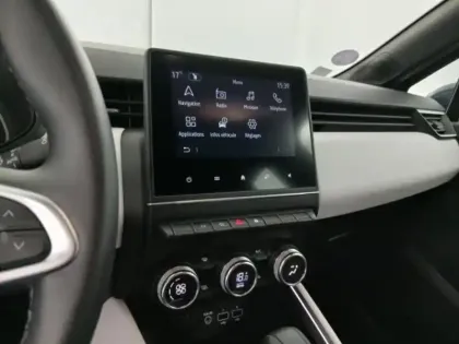 Photo 14 Renault Clio  1.6 E-Tech hybride 140ch Intens -21N