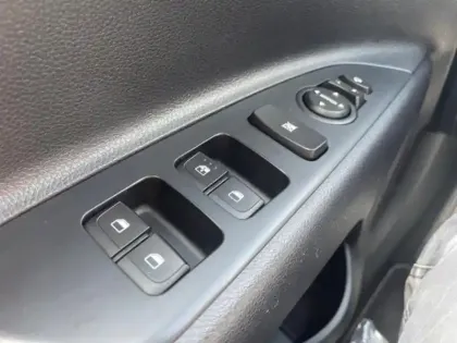 Photo 11 Kia Rio  1.0 T-GDI 100ch ISG Design Euro6d-T